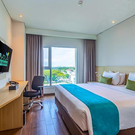 Hotel Ayola Lippo Чікаранґ Екстер'єр фото