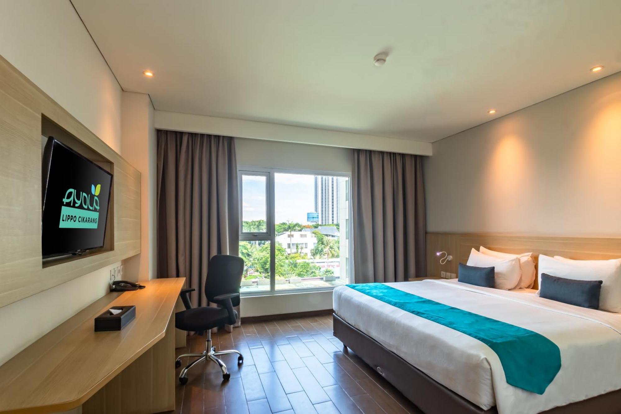 Hotel Ayola Lippo Чікаранґ Екстер'єр фото