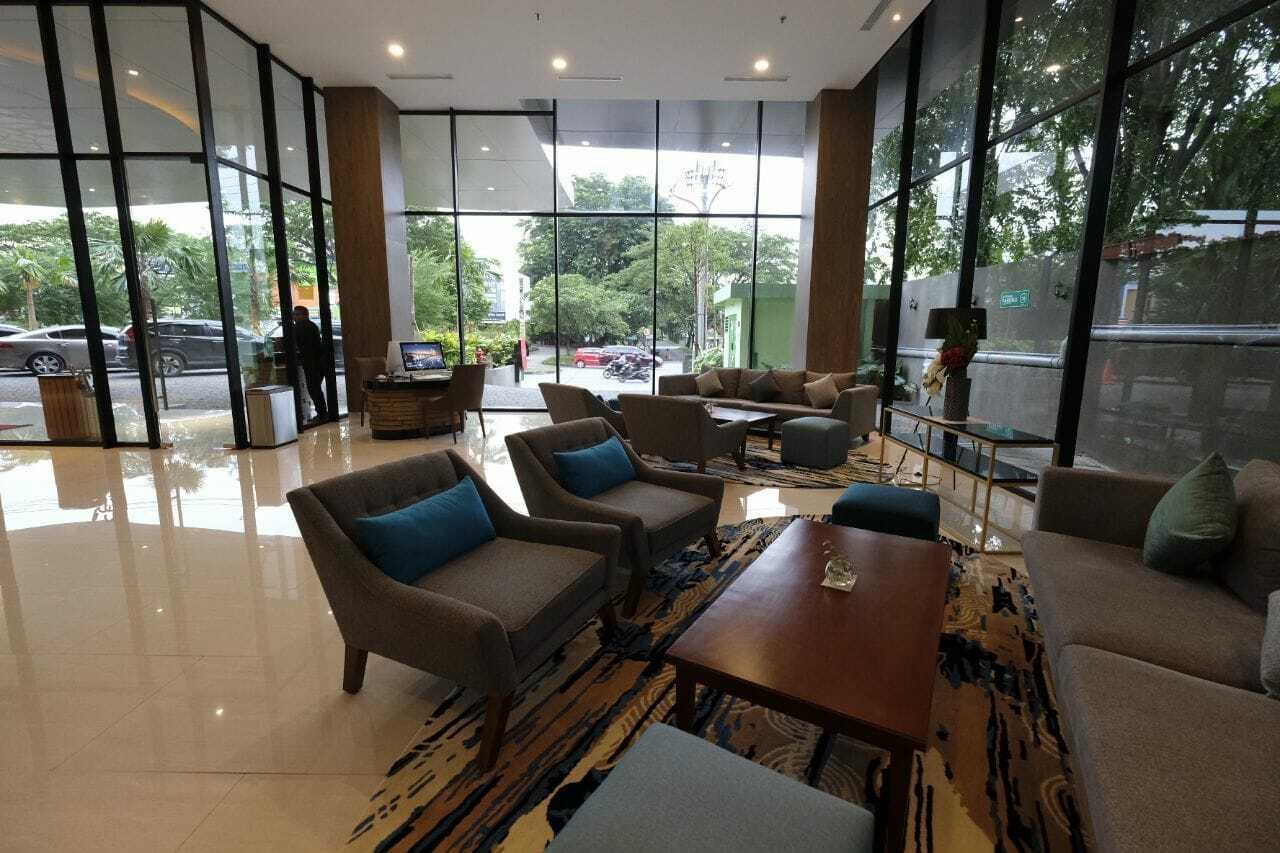 Hotel Ayola Lippo Чікаранґ Екстер'єр фото